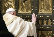 Giubileo, il Papa apre la porta santa di Rebibbia. “La speranza non delude”