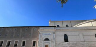San Paolo fuori le Mura a Roma, piazza aperta per la Porta Santa