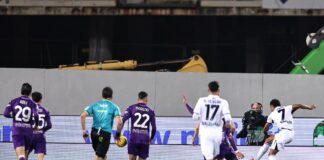 Il Napoli vince a Firenze 3-0 e vola solo in vetta