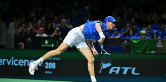 Sinner batte Popyrin in esibizione a Melbourne