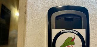 Sabotaggi contro B&B, banda di Robin Hood colpisce in tutta Italia “Stop affitti brevi”