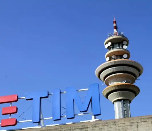 Il Cda di Tim dà il via libera all’unanimità all’offerta di Poste Italiane