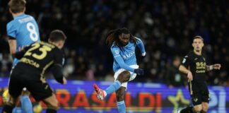 Il Napoli batte il Verona 2-0 e consolida il primo posto