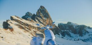 Vespa 946 Snake, eleganza glaciale in edizione limitata