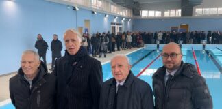 A Napoli riapre la piscina del Collana, De Luca “Ora completiamo progetto”