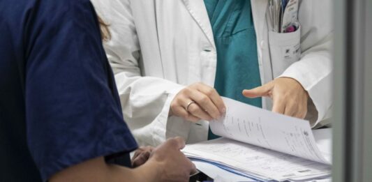 Sanità, l’allarme dell’Uap: “Tariffe sottocosto e regole diseguali, così è a rischio la qualità delle cure”