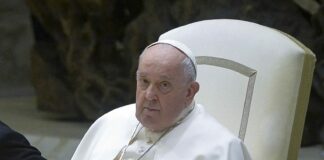 Papa Francesco “Investimenti per armi, sono una follia”