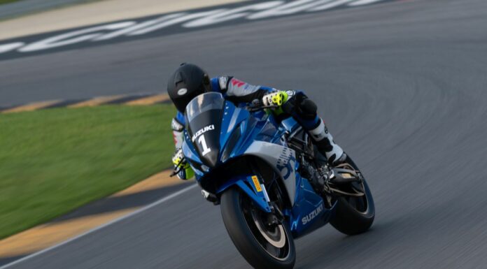 Griglia completa per la prima edizione della Suzuki GSX-8R Cup