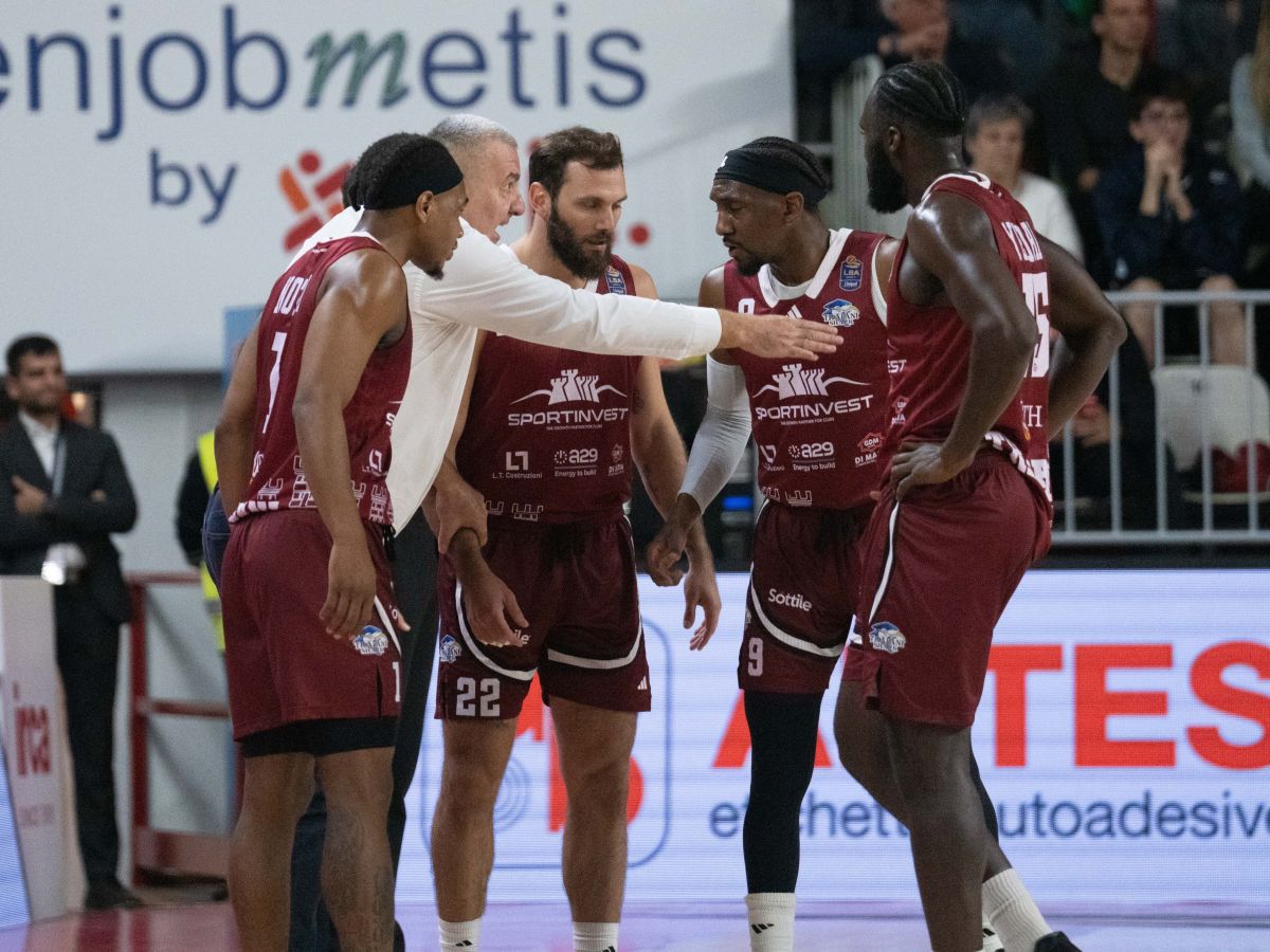 Trapani favola a spicchi. Repesa “Tifosi il cuore pulsante”