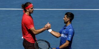 Djokovic si ritira dopo un set, Zverev in finale a Melbourne
