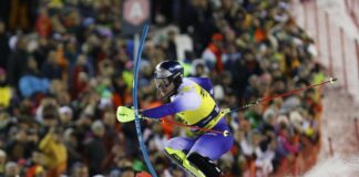 Capolavoro Vinatzer, secondo posto nello slalom a Kitzbuehel