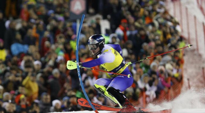 Capolavoro Vinatzer, secondo posto nello slalom a Kitzbuehel