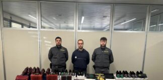Como, sequestrati 70 capi abbigliamento con pelli animali protetti