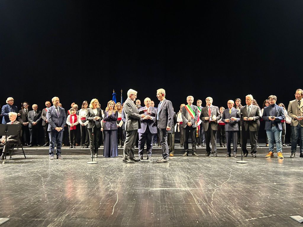 Shoah, consegnate le medaglie della memoria al teatro San Carlo di Napoli Shoah, consegnate le medaglie della memoria al teatro San Carlo di Napoli