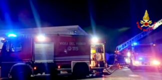 Como, incendio in azienda lavorazione metalli nella notte. Fuoco spento