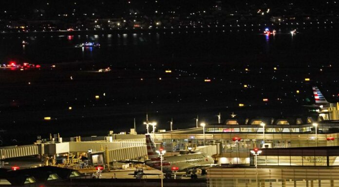 Washington, aereo di linea si scontra con un elicottero militare, non ci sono superstiti