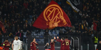 La Roma batte 2-0 l’Eintracht e accede ai play-off