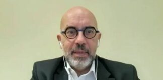 Carnevale di Viareggio, il Burlamacco per la Cultura ad Angelo Argento