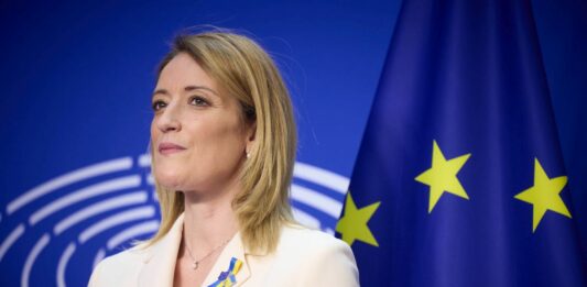 Intelligenza artificiale, Metsola “Proteggere le norme regolatorie, ma cogliere le opportunità”