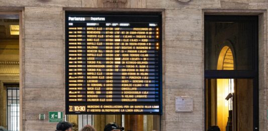 Milano, rapina la biglietteria della stazione Centrale: arrestato un 36enne
