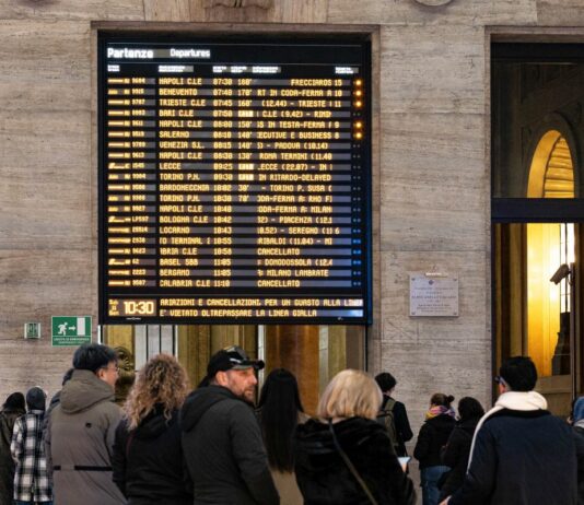 Milano, rapina la biglietteria della stazione Centrale: arrestato un 36enne