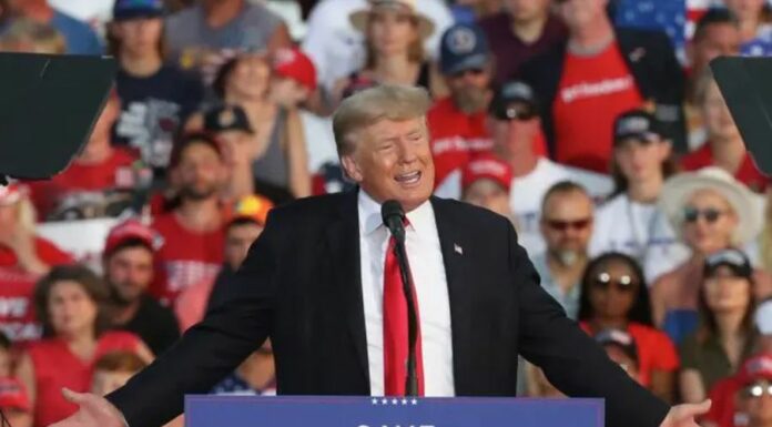 Trump mantiene la promessa di “scioccare e stupire”