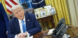 Usa, Trump firma l’ordine esecutivo per dazi a Cina, Canada e Messico