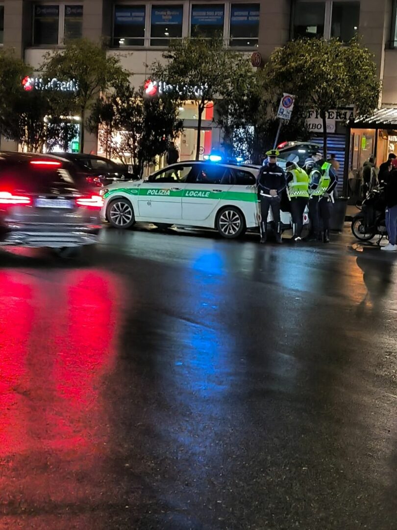 Milano, controlli della Polizia Locale. Sanzionati bar e minimarket Milano, controlli della Polizia Locale. Sanzionati bar e minimarket