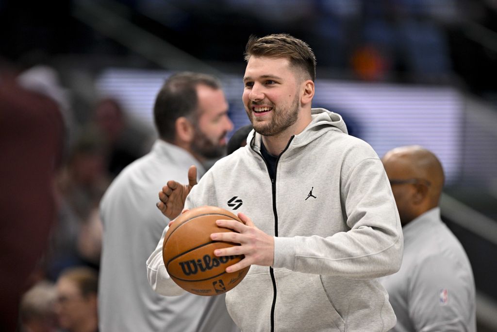 Nba, i Lakers vincono con super Lebron James e prendono Doncic