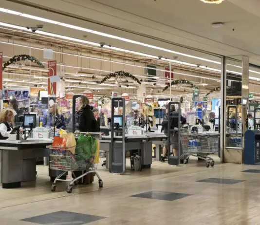 Ricchezza delle famiglie italiane, negli ultimi 13 anni crescita più lenta della media dell’area euro