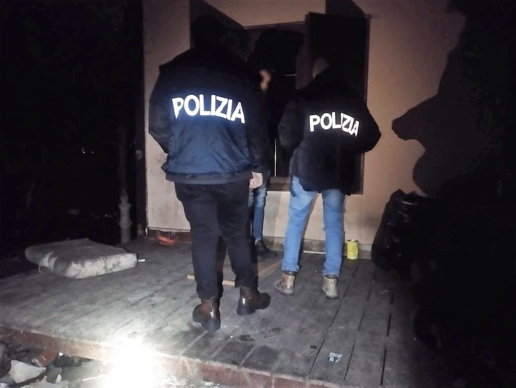 Monza, identificati autori dell’incendio del chiosco di via Sant’andrea Monza, identificati autori dell’incendio del chiosco di via Sant’andrea