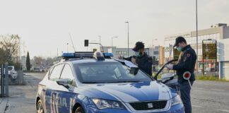 Poliziotti feriti a martellate in area servizio di Viverone Sud