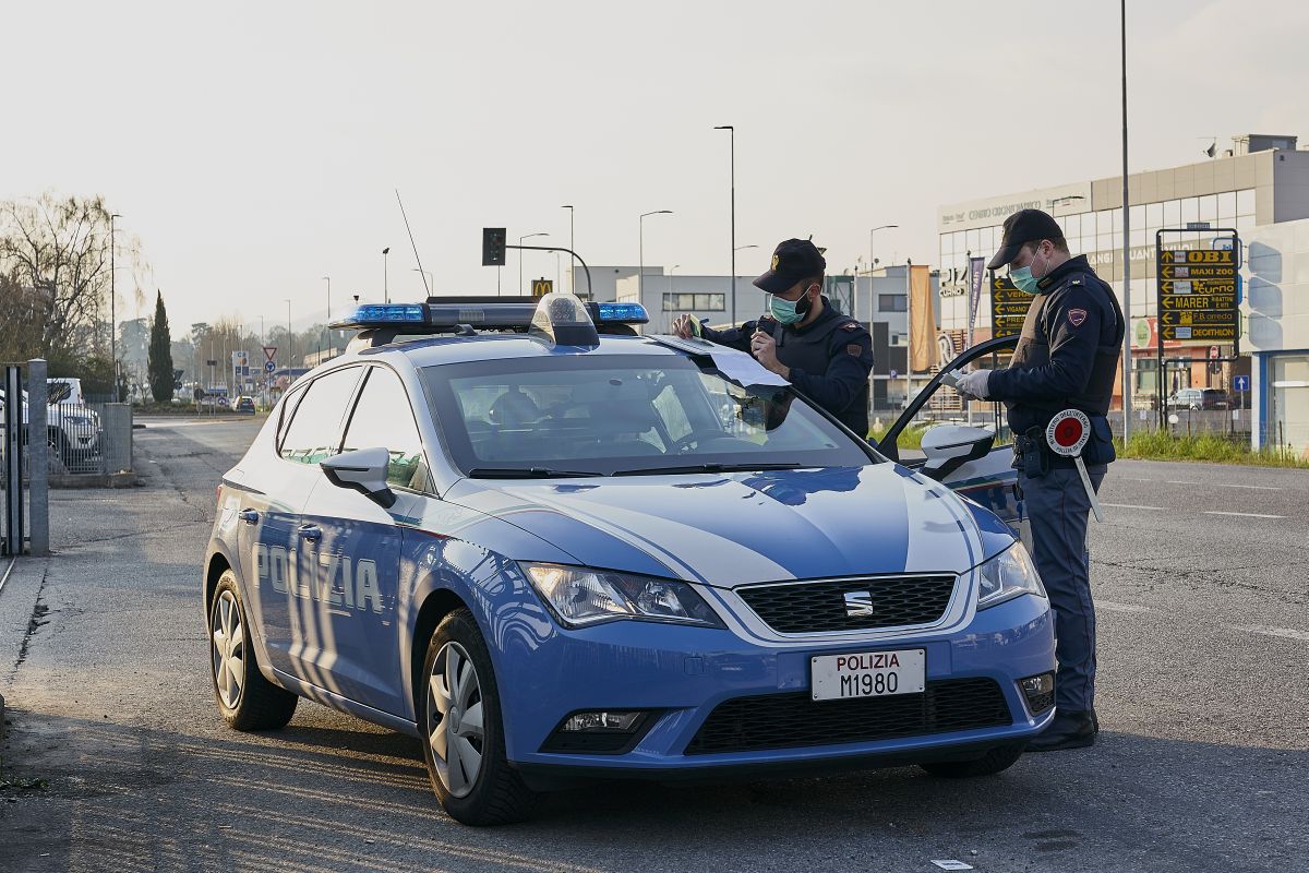 Poliziotti feriti a martellate in area servizio di Viverone Sud Poliziotti feriti a martellate in area servizio di Viverone Sud