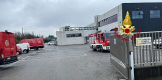 Milano, sostanza provoca malori in conceria. 80 dipendenti evacuati