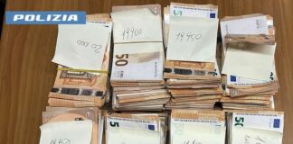Milano, borse, gioielli e 146mila euro. Arrestato ricettatore