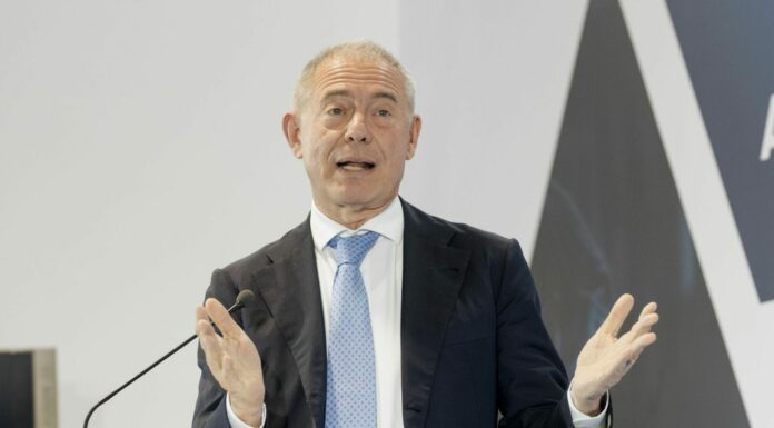 Urso “Sui dazi nessun accordo bilaterale, serve una risposta univoca dall’Ue”