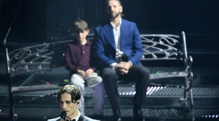 Sanremo, omaggio di Damiano a Dalla con “Felicità”. Borghi sul palco