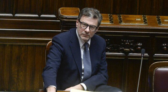 Giorgetti “Presto provvedimenti del Governo contro il caro energia”