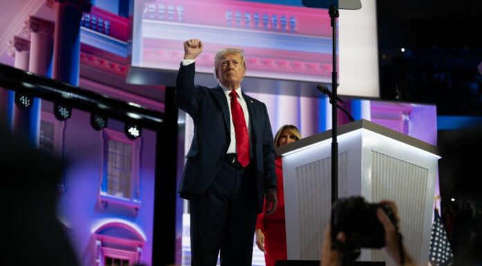 Trump mette la quarta con Putin e snobba l’Europa