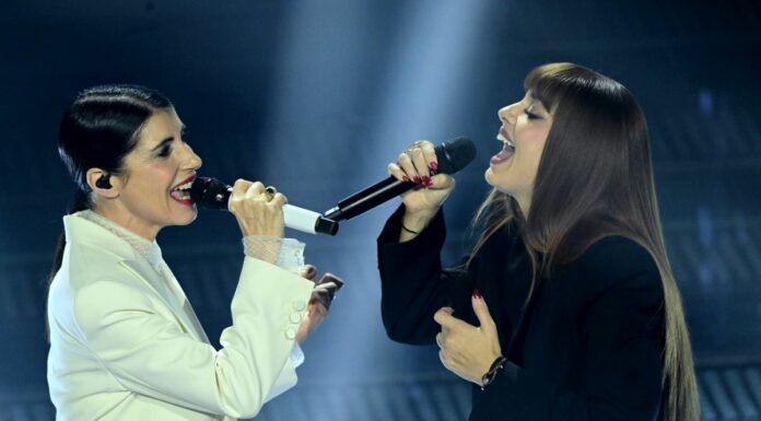 Sanremo, Giorgia e Annalisa vincono la serata cover. All’Ariston il ciclone Benigni e l’ironia di Cucciari