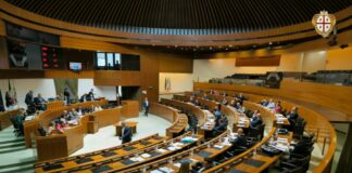 In Consiglio passa mozione su caso decadenza, Centrodestra “Salva Todde”