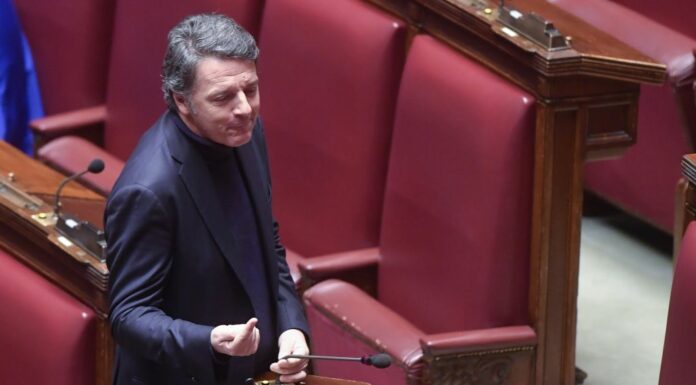 Caro bollette, Renzi “Arriva stangata, Meloni si volta dall’altra parte”