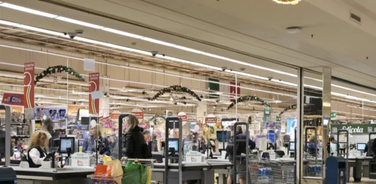Pressione fiscale al 43,5% nel secondo trimestre, cala il potere di acquisto delle famiglie