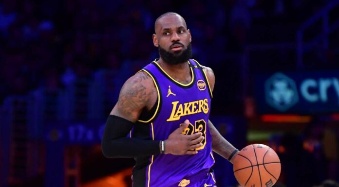 James trascina i Lakers, Curry fa festa con Golden State