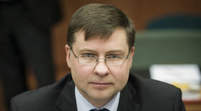 Dazi, Dombrovskis “Rischio è che Pil mondiale crolli del 7%”