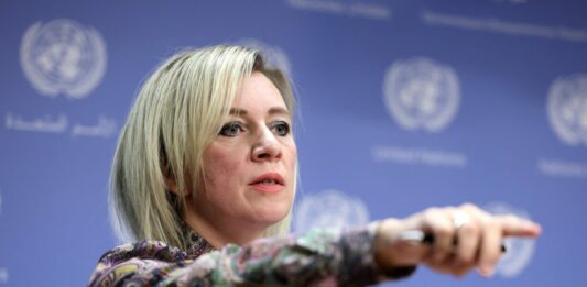 Zakharova “L’Italia crollerà completamente se continuerà a sprecare i soldi per l’Ucraina”. Tajani “Affermazioni volgari e ignobili” / Video