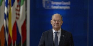 Ucraina, Scholz “Inappropriato discutere ora di invio di truppe”