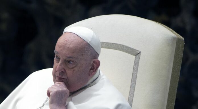 Papa Francesco “Chiesa offra ospitalità e cura a vittime di abusi”