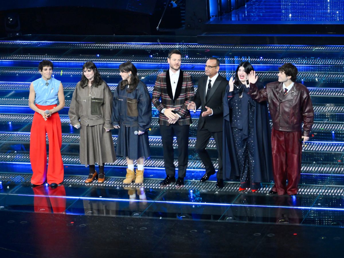Sanremo, seconda serata al via con le Nuove Proposte. Omaggio di Damiano a Lucio Dalla con “Felicità”