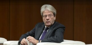 Gentiloni “L’eclissi dell’Occidente in diretta, Meloni scelga”